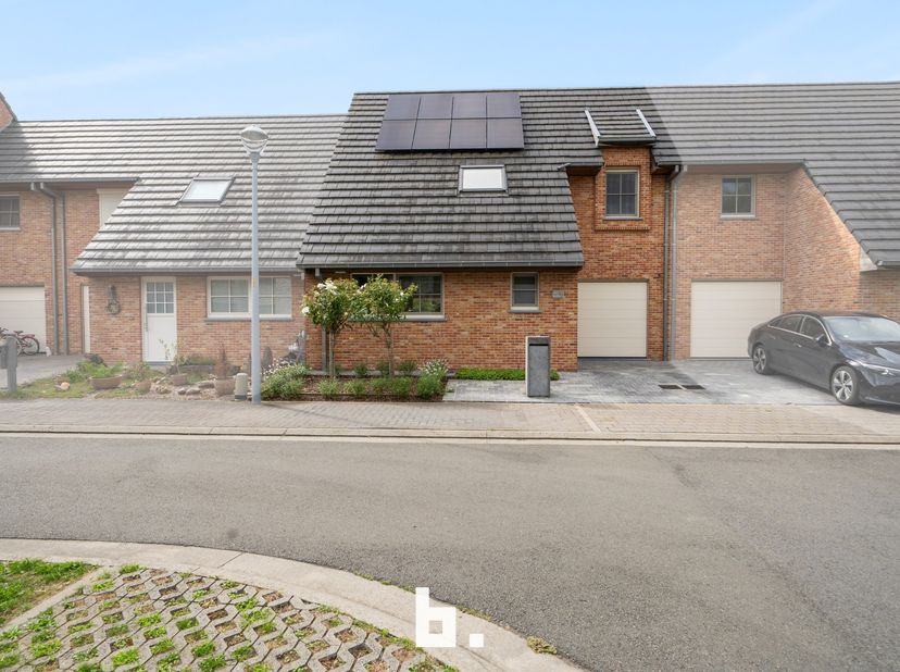 Huis te koop in Kaatje Vandecasteelestraat 7,
                    8210 Zedelgem