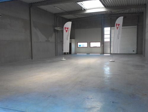                             Magazijn zonder bureel te huur in Poperinge
