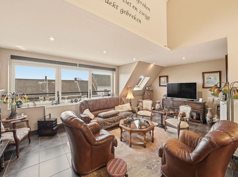 Appartement te koop met levenslange huur - totale huurinkomst: 1.000 euro per maand.<br />
In het centrum van Oudenburg bevindt zich dit uitzonderlijk