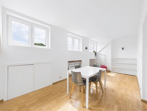                                         Appartement te huur in Elsene, € 1.150
