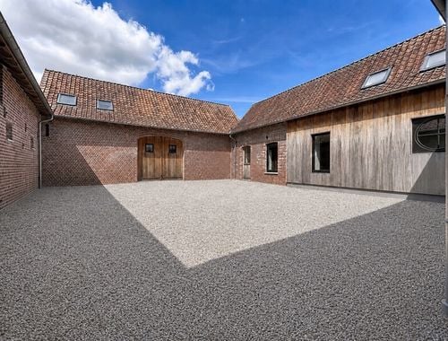                                         Maison à louer à Blandain, € 950
