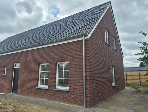                                         Eengezinswoning te huur in Achel, € 1.450
