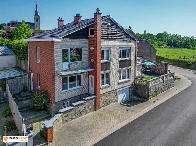 Deze open bebouwing met 3 slaapkamers en inpandige garage ligt in de rustige Heiligenstraat 2 in Herderen.<br />
De woning beschikt over een solide st