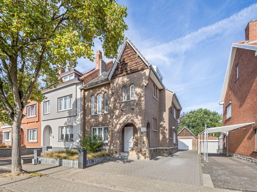 Maison à vendre à Houtstraat 102,
                    3800 Sint-Truiden