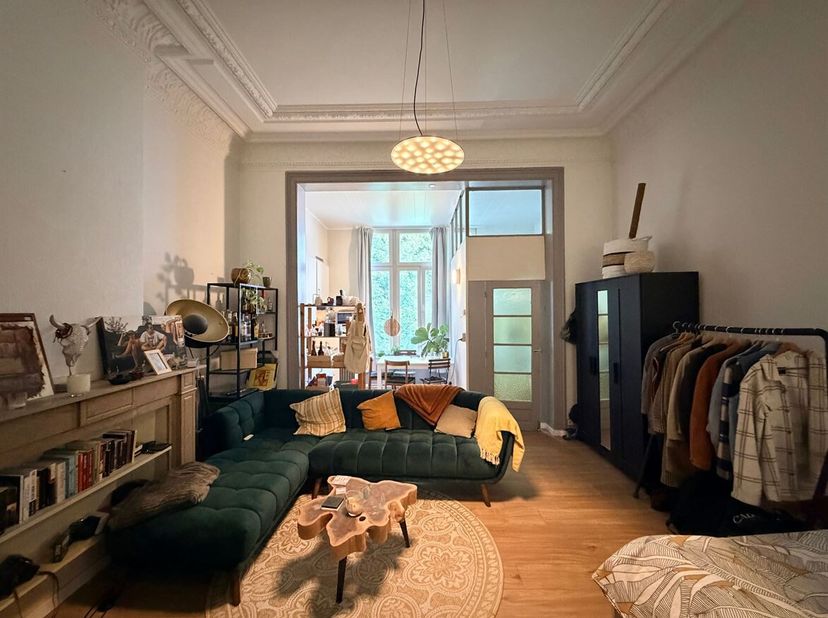 Ruime studio op fijne locatie op het Zuid in Antwerpen!<br />
Ligging: De studio is centraal gelegen in Antwerpen-Zuid nabij het KMSKA, horeca, winkel