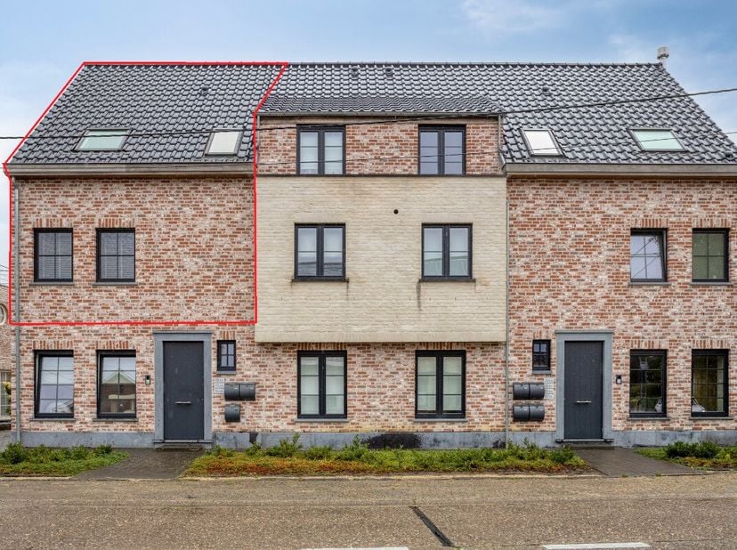 Hulshout: instapklaar duplexappartement te koop met 2 ruime terrassen Dit modern duplexappartement in Hulshout combineert stijlvol wooncomfort met ene