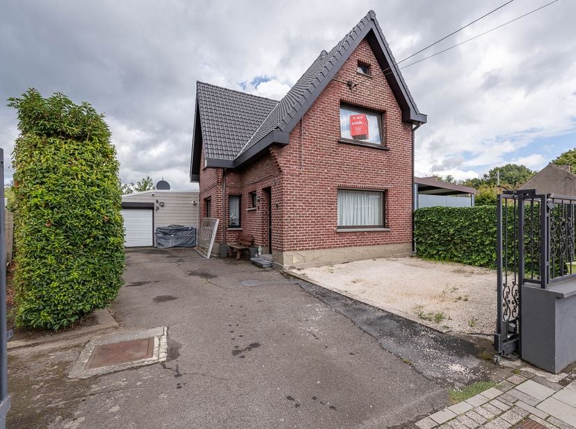 Huis te koop in Hoezestraat 66,
                    9320 Nieuwerkerken