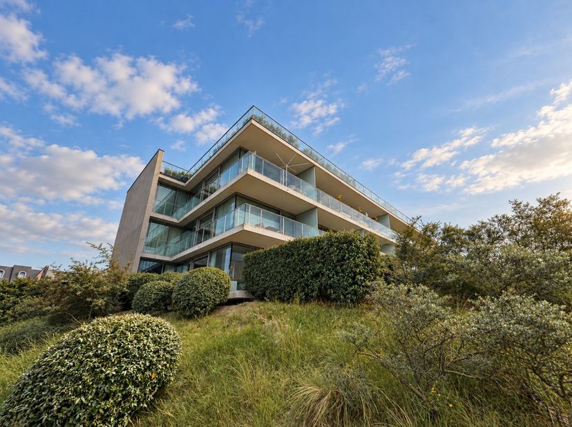 Appartement te koop in Koninklijke Baan 283,
                    8670 Sint-Idesbald