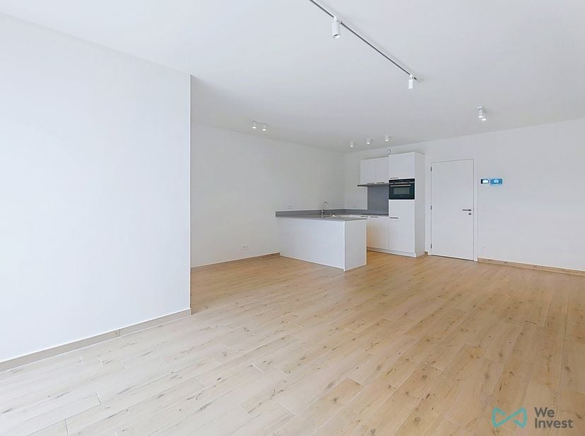 E-mail: dries.v@weinvest.be TEL: 0471 682 737<br />
We Invest biedt u exclusief dit prachtige, moderne appartement van 86 m² aan, gelegen op de 2e ver