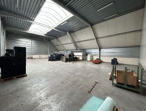                                         Bedrijfsgebouw te huur in Kampenhout, € 1.116

