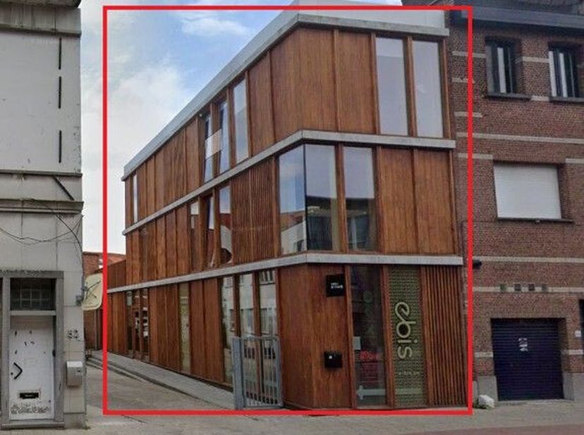 Bien professionnel à vendre
                    à 2800 Mechelen