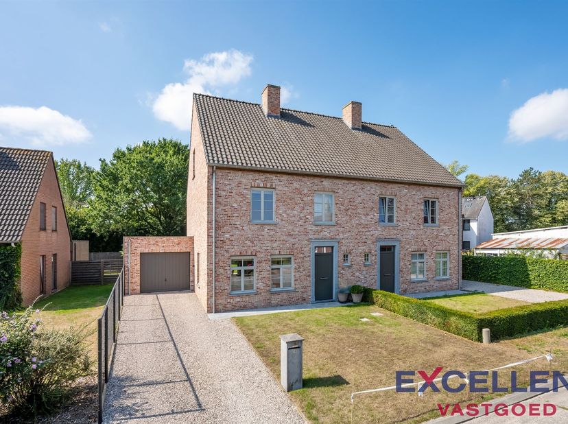 Huis te koop in ,
                    9800 Deinze