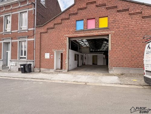                                         Magazijn zonder bureel te huur in Dison, € 600
