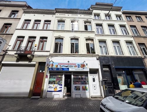                                         Usage mixte à vendre à Bruxelles, € 590.000
