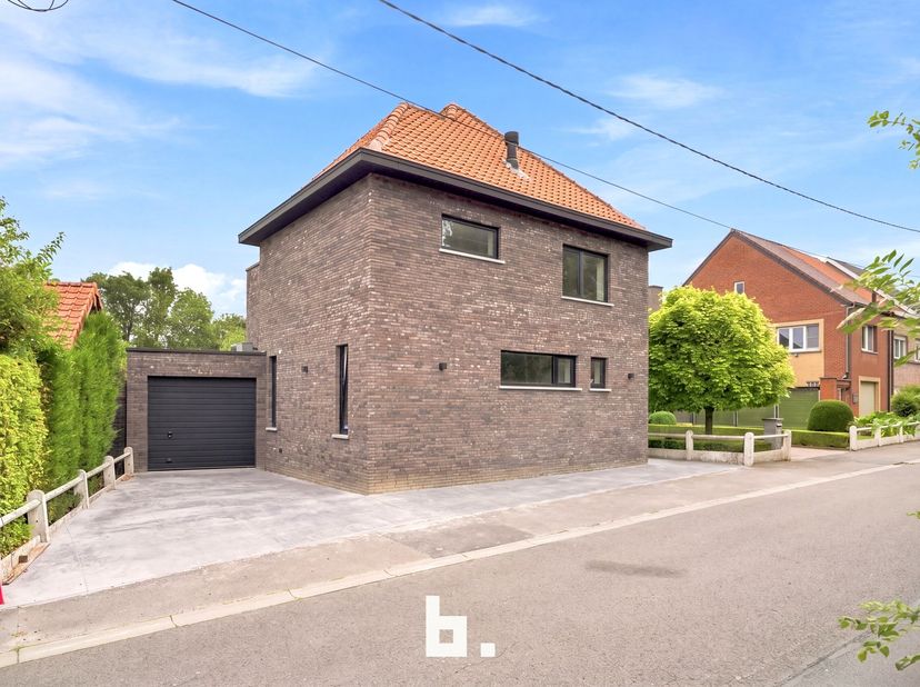 ! De woning dient momenteel nog verder afgewerkt te worden. De getoonde renders zijn louter illustratief en geven een mogelijke indruk van hoe de woni