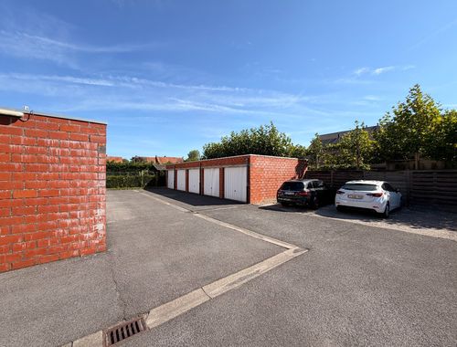                                         Garage te koop in Ledegem, € 27.500
