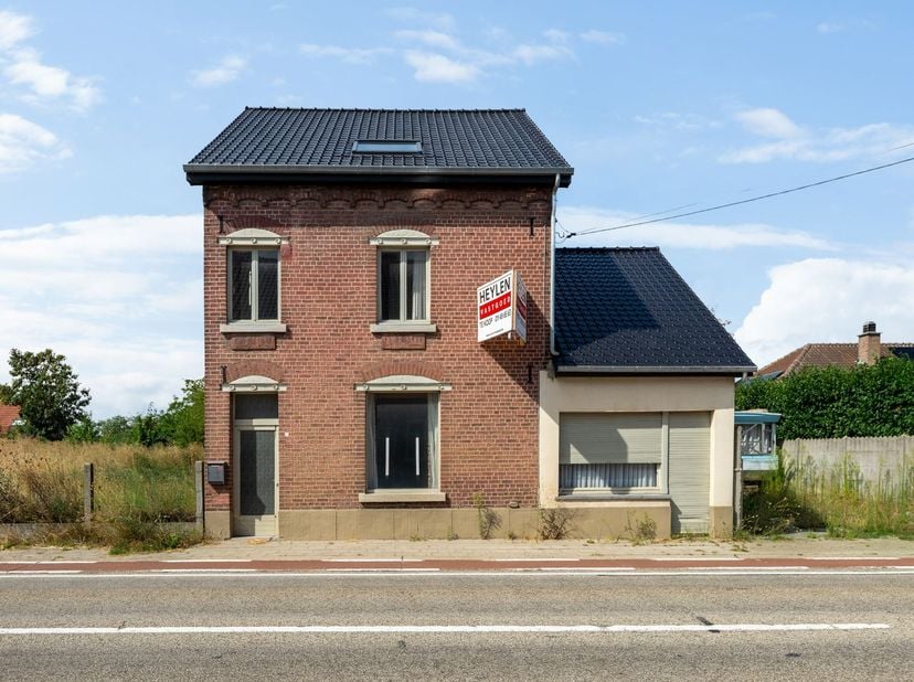 Huis te koop in Diestersteenweg 89,
                    3850 Nieuwerkerken