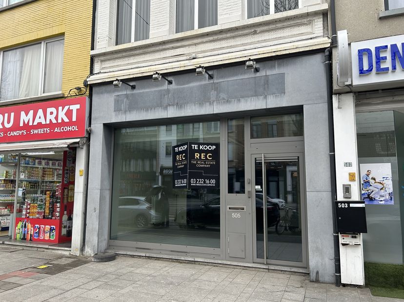 Bien professionnel à vendre
                    à 2170 Merksem