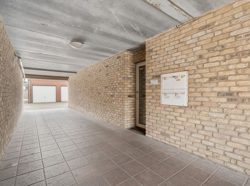 [[ DIT PAND NEEMT DEEL AAN DE ERA OPEN HUIZEN DAG OP 19/9 VAN 17:30 TOT 18:30 ]] Ruim appartement in het centrum van Zulte met garage inbegrepen. Dit