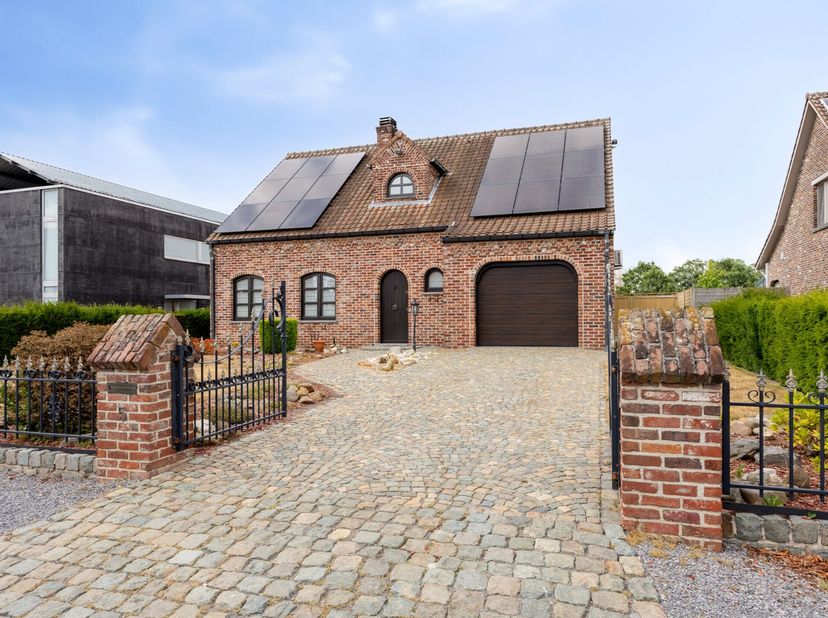 Welkom aan de Sint-Barbarastraat 5 te Houthalen-Helchteren!<br />
<br />
Deze woning is gelegen in een rustige en aangename woonomgeving in Helchteren