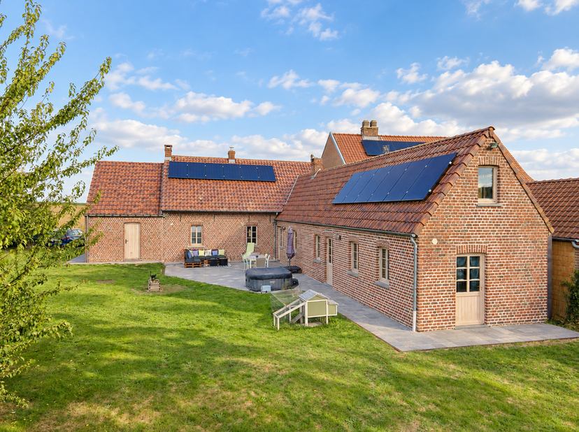 Huis te koop in ,
                    7532 Beclers
