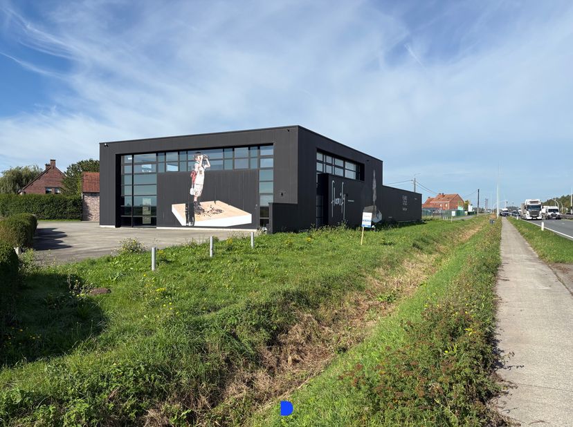 Bedrijfsvastgoed te huur in Kruisboommolenstraat 30,
                    8800 Roeselare