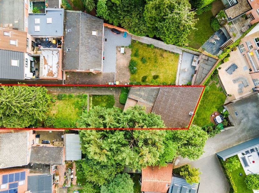 Bouwgrond voor HOB op een perceel van 360m²<br />
 Ligging: Gelegen in een rustige straat nabij het centrum van Herentals met alle faciliteiten (schol