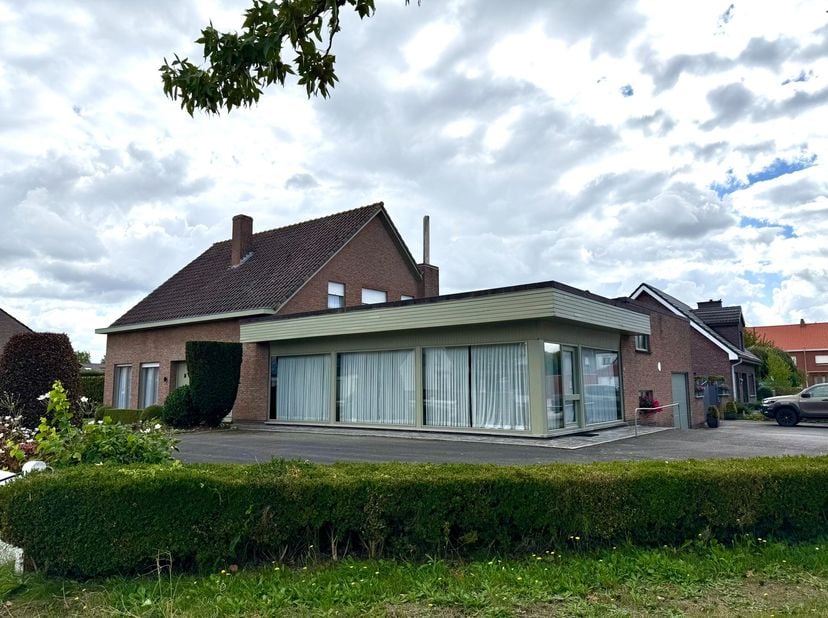 Bedrijfsvastgoed te koop in Nederzwalmsesteenweg 66,
                    9750 Zingem