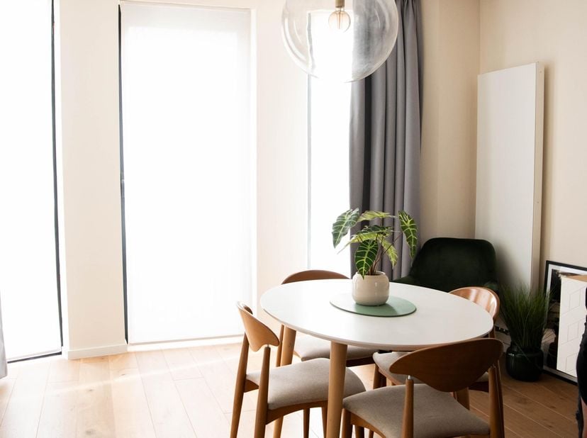 Bent u op zoek naar een instapklaar en comfortabel 2-slaapkamer appartement op een centrale locatie? Dan is dit prachtige appartement in de Dorpstraat
