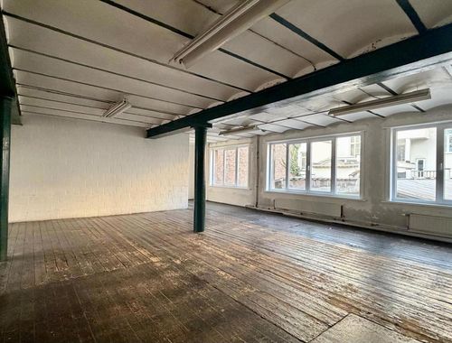                                         Bureaux à louer à Antwerpen, € 1.850
