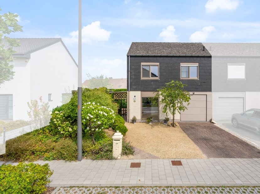 LABEL B ! Bent u op zoek naar een energiezuinige woning in een rustige wijk, waar u meteen kan intrekken? <br />
Dan is deze woning beslist wat u zoek