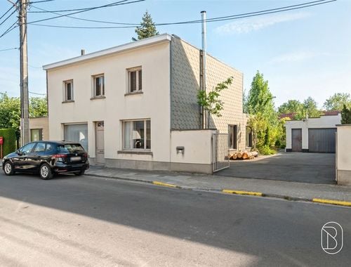                                         Gemengd gebruik te koop in Beveren-Leie, € 325.000
