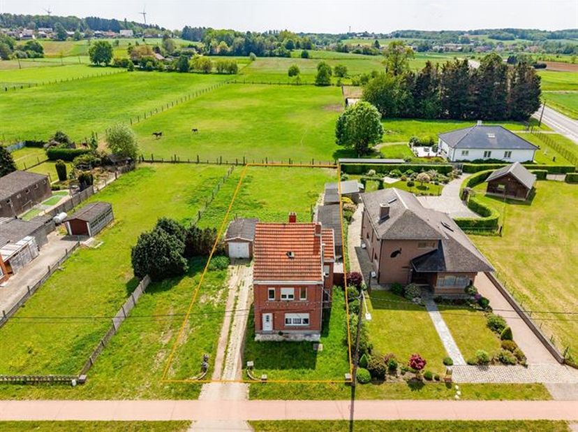 Vous recherchez un projet de rénovation offrant de l'espace, du potentiel et un emplacement facilement accessible ? Alors cette propriété à Messelbroe