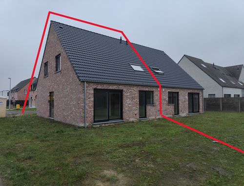                                         Koppelwoning te koop in Eernegem, € 344.000

