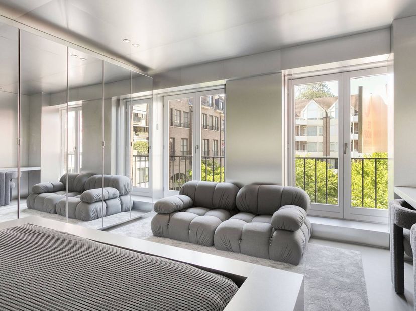 Op zoek naar een stijlvolle en instapklare studio op een toplocatie in Kortrijk? Bekijk dan zeker deze studio op het Overbekeplein! <br />
<br />
Dank