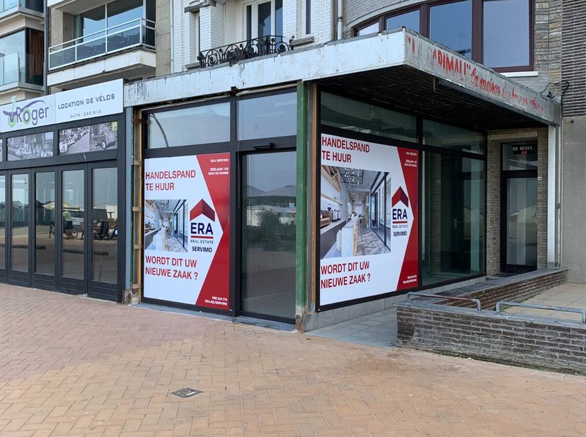 De Panne - handelspand te huur op de Zeedijk Dit handelspand met prachtig zeezicht bevindt zich op een absolute toplocatie aan de zeedijk, op slechts