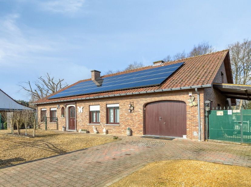 [[ DIT PAND NEEMT DEEL AAN DE ERA OPEN HUIZEN DAG OP 13/6 VAN 13:00 TOT 14:00 ]] Koersel (Beringen): ruime gelijkvloerse woning te koop met aparte stu