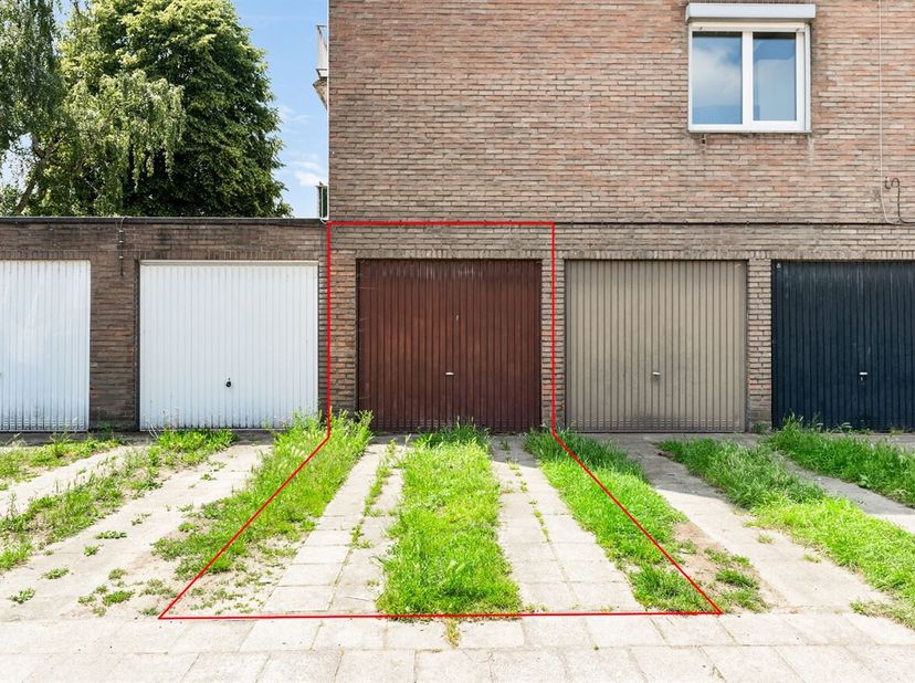 Verzorgd appartement aan het centrum met garage<br />
Ligging:<br />
Dit appartement geniet van een rustige en groene ligging in een aantrekkelijke re