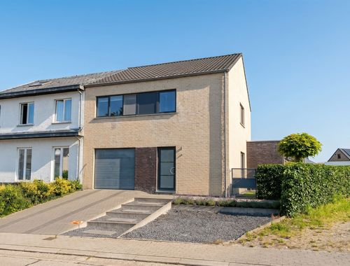                                         Maison à vendre à Eigenbilzen, € 389.000
