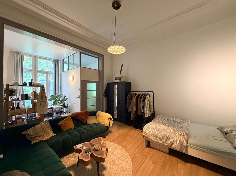 Ruime studio op fijne locatie op het Zuid in Antwerpen!<br />
Ligging: De studio is centraal gelegen in Antwerpen-Zuid nabij het KMSKA, horeca, winkel