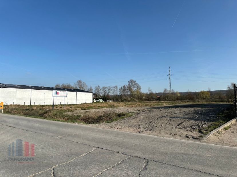 KMO-grond met een oppervlakte van 6.658 m² te koop op amper 2,5 km van de Stationsstraat (N36) en de Oudenaardebaan (N8).&amp;nbsp;<br />
<br />
De site i