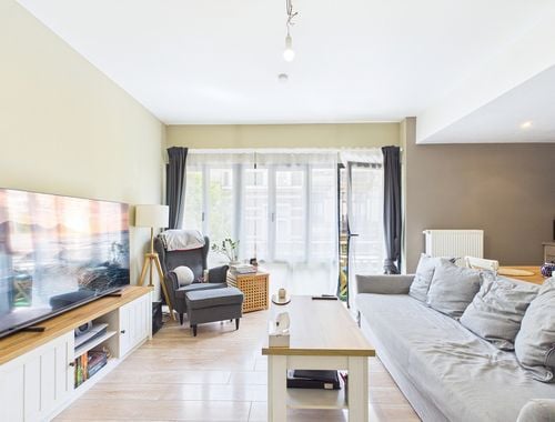                                         Appartement à vendre à Forest, € 215.000
