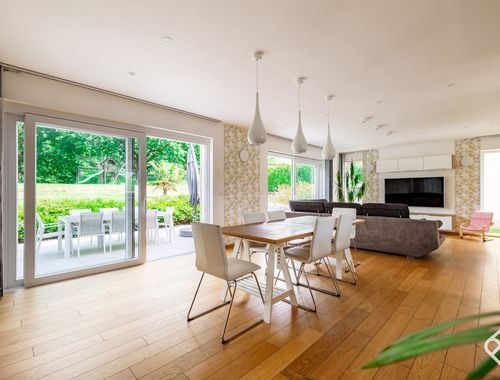                                         Maison à vendre à Saint-Léger, € 570.000

