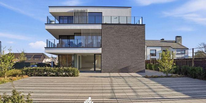 Bedrijfsvastgoed te koop in Izegemsestraat 55, 8800 Roeselare