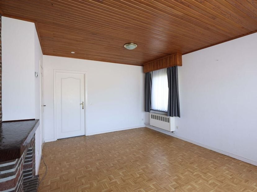 Vrijstaande gezinswoning met 4 slaapkamers en zuidgerichte tuin in Paal<br />
Omgeving:<br />
+ Gelegen in Paal een rustige en residentiële deelgemeen