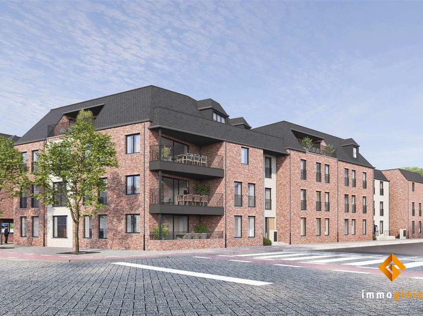 Dit gelijkvloers appartement van 95 m² met twee slaapkamers is voorzien van een overdekt terras van 11 m² en een gezellig tuintje van 37 m². <br />
<
