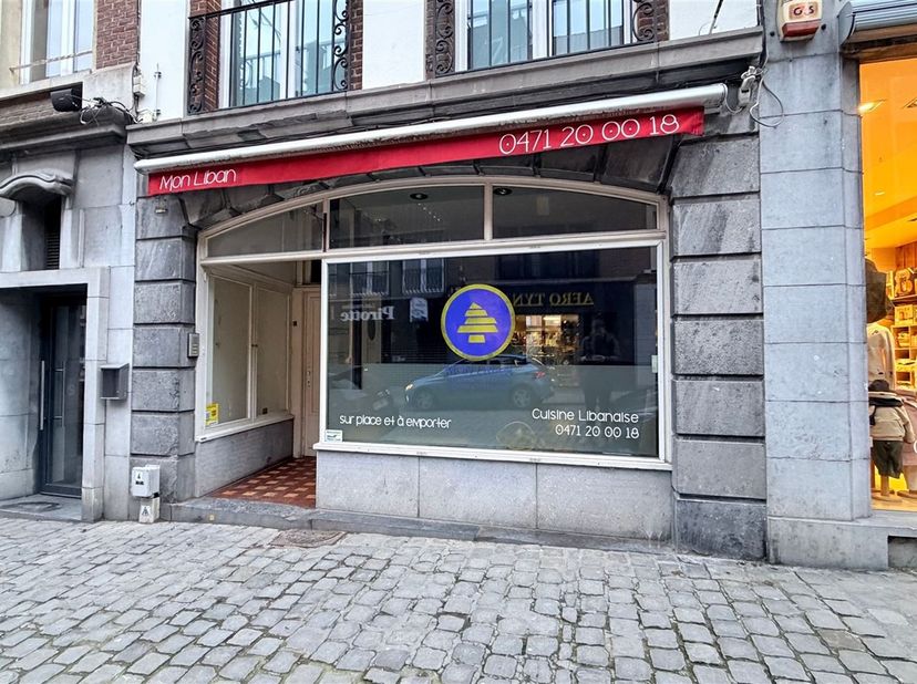 Surface commerciale à louer en plein centre-ville de Tournai. <br />
<br />
Cet espace en bon état s'adapte à diverses activités, offrant une superb