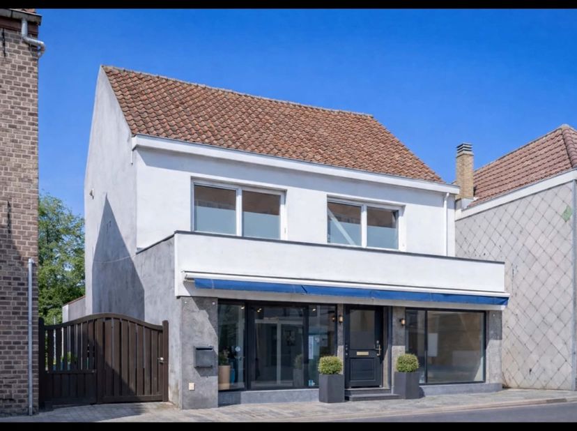 Bien professionnel à vendre à Sint-Michielsestraat 34,
                    8020 Oostkamp