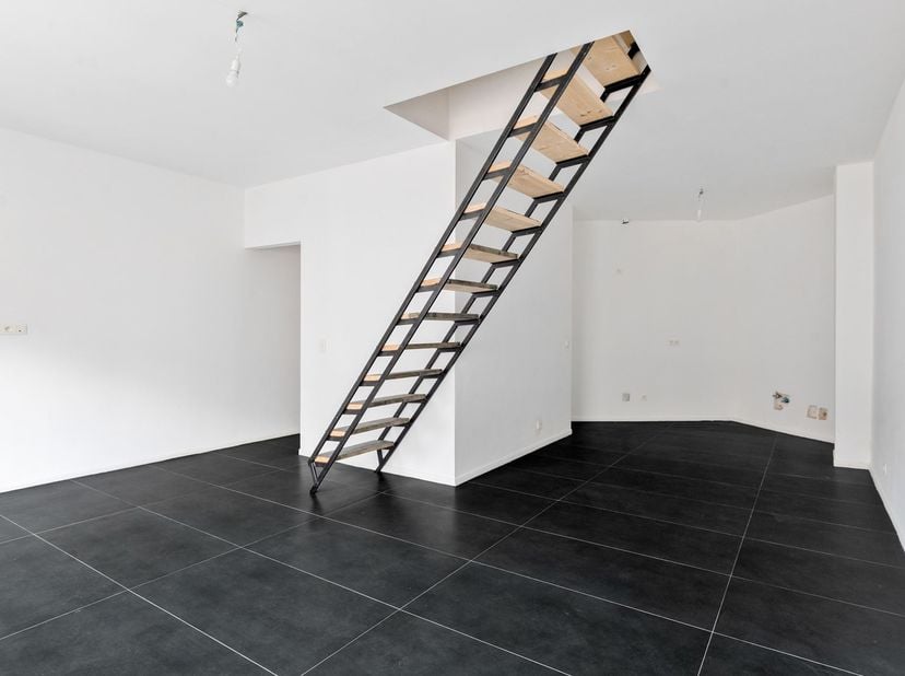 Omschrijving<br />
<br />
Vergunde opbrengsteigendom met 3 appartementen op toplocatie in Antwerpen<br />
<br />
Interessante investeringsopportun