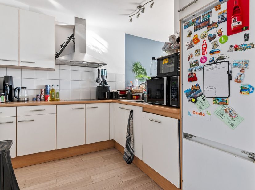 Instapklaar appartement met 2 slaapkamers, groot terras, ondergrondse autostaanplaats en berging, gelegen in Gooreind-Wuustwezel<br />
<br />
Dit ap